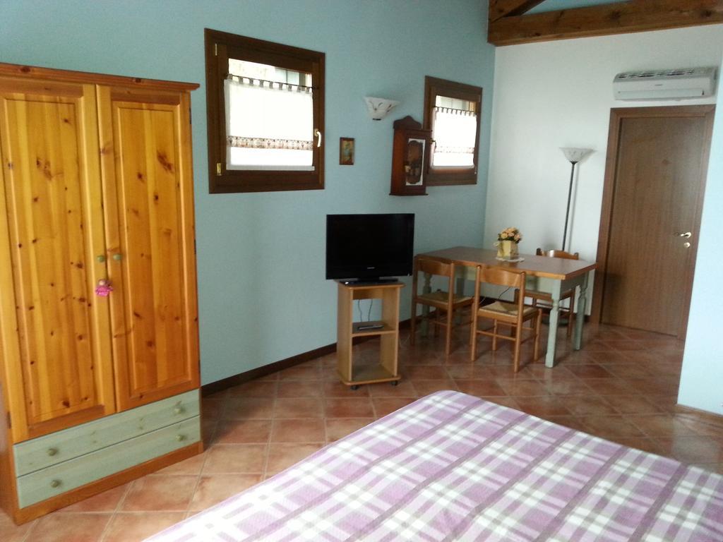 فيلا Rovolonفي Agriturismo Al Colle Del Ciliegio الغرفة الصورة