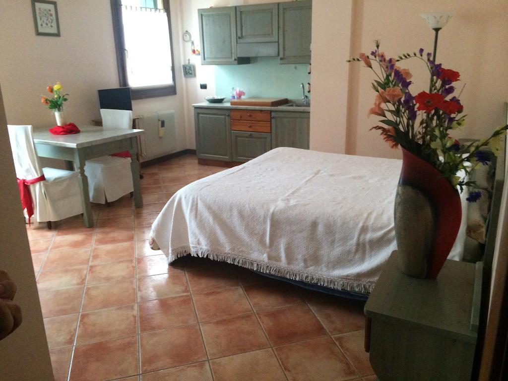 فيلا Rovolonفي Agriturismo Al Colle Del Ciliegio الغرفة الصورة
