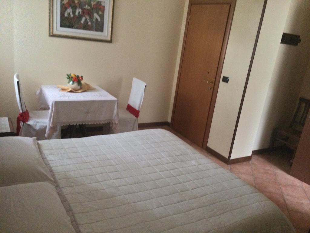 فيلا Rovolonفي Agriturismo Al Colle Del Ciliegio الغرفة الصورة